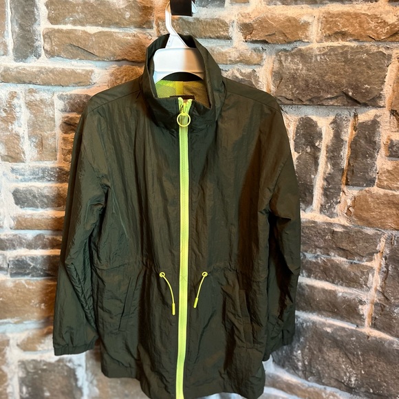 Choose 3 for $9 Forever 21 girls green nylon jacket size large 11/12 - Picture 8 of 9
